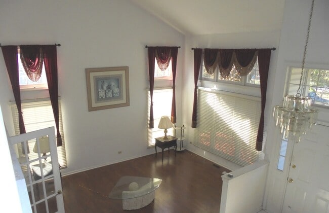 1120 Fieldstone Ln in Bartlett, IL - Building Photo - Building Photo