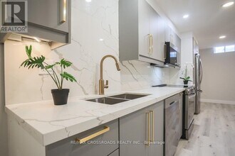 87 Woodriver St in Richmond Hill, ON - Building Photo - Building Photo