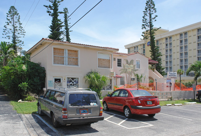 Palm View Apartment & Motel in Deerfield Beach, FL - Foto de edificio - Building Photo