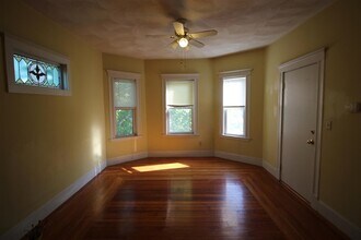 296 Highland Ave, Unit 3 in Somerville, MA - Building Photo - Building Photo