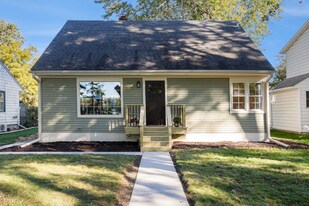 506 W Morgan Ave in Chesterton, IN - Building Photo