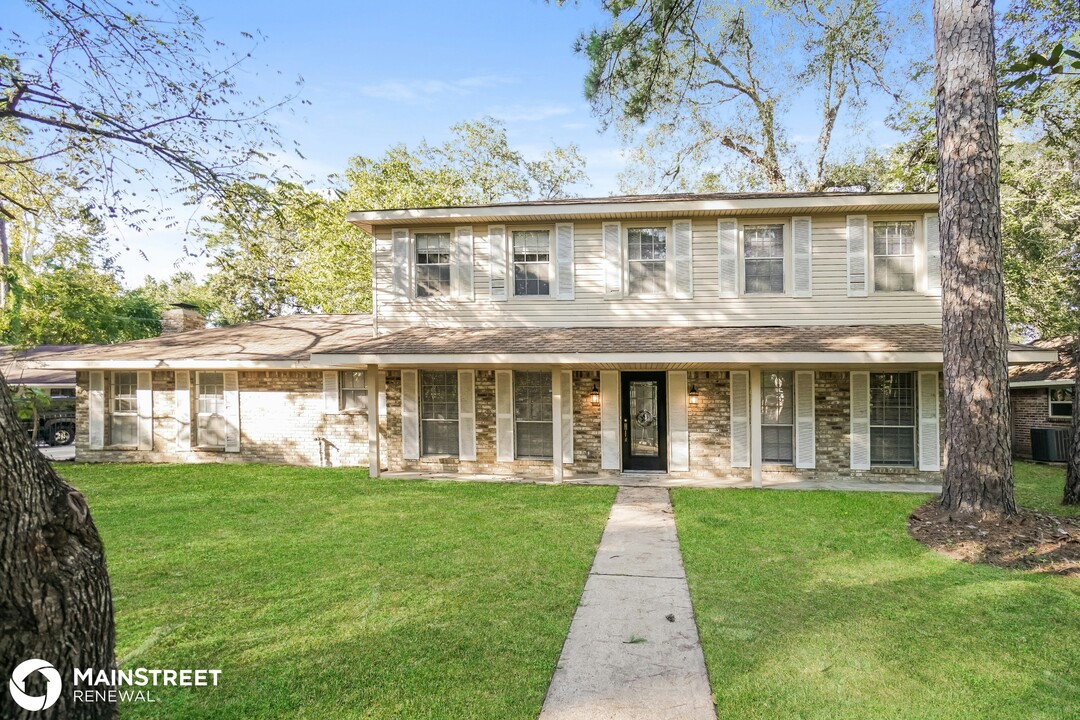 303 Glen Rock Ln in Conroe, TX - Building Photo