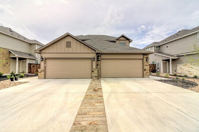540 High Tech Dr in Georgetown, TX - Foto de edificio - Building Photo