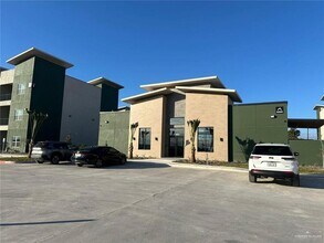 5000 N Jackson Rd in Pharr, TX - Foto de edificio - Building Photo