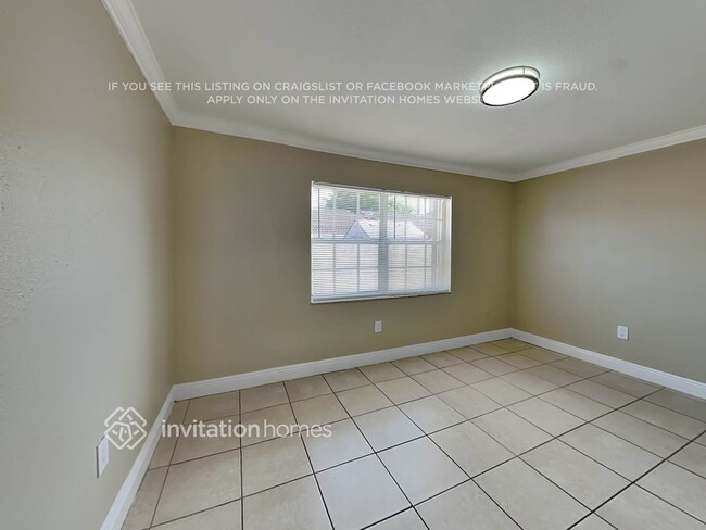 1747 SW 136th Pl