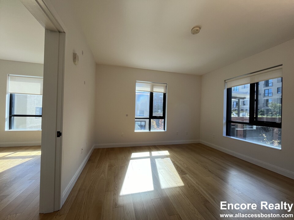 65 Gardner St, Unit 2 BED 2 BATH ALLSTON in Boston, MA - Building Photo