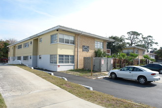 Coconut Palms in Daytona Beach, FL - Building Photo - Building Photo