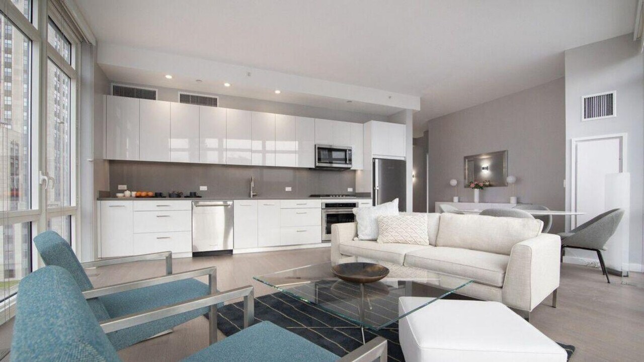 42 W 33rd St in New York, NY - Building Photo