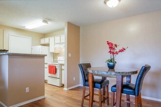 880 Motsie Rd, Unit C109 in Biloxi, MS - Building Photo - Building Photo