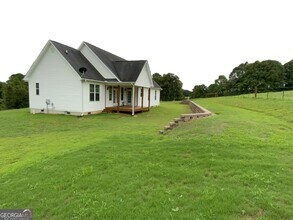 135 Evans Rd in Pendergrass, GA - Building Photo - Building Photo