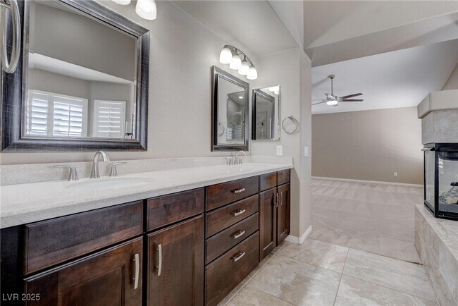 1784 Clearwater Canyon Dr in Henderson, NV - Building Photo - Building Photo