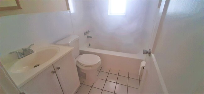 235 145th Ave E in Madeira Beach, FL - Building Photo - Building Photo