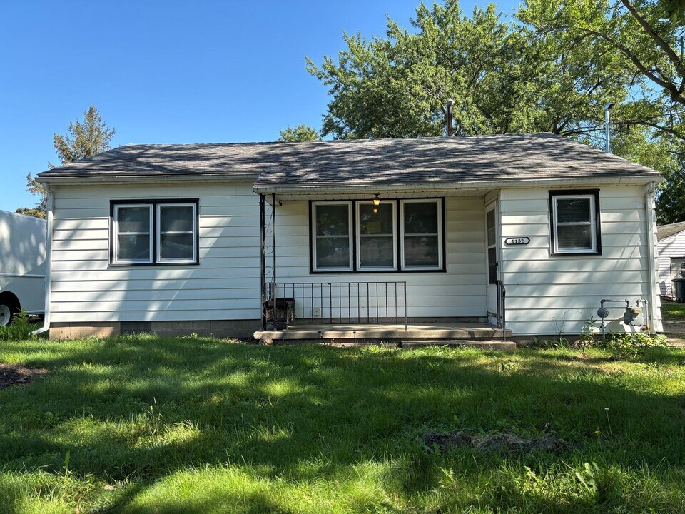 1132 Virginia St in Waterloo, IA - Building Photo