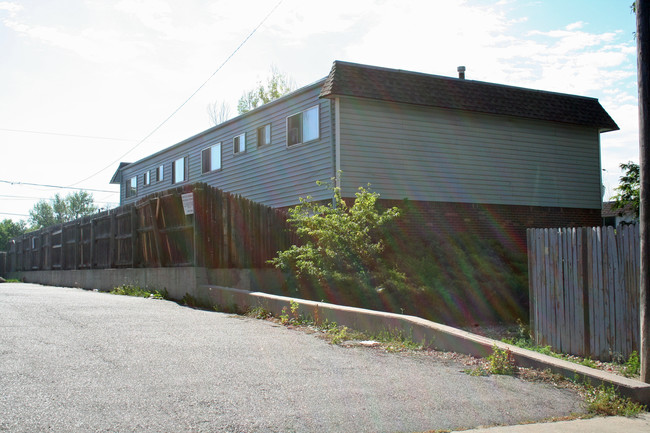 7340 Tennyson St in Westminster, CO - Foto de edificio - Building Photo