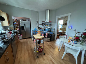 3 Kinnaird St, Unit 3 in Cambridge, MA - Foto de edificio - Building Photo