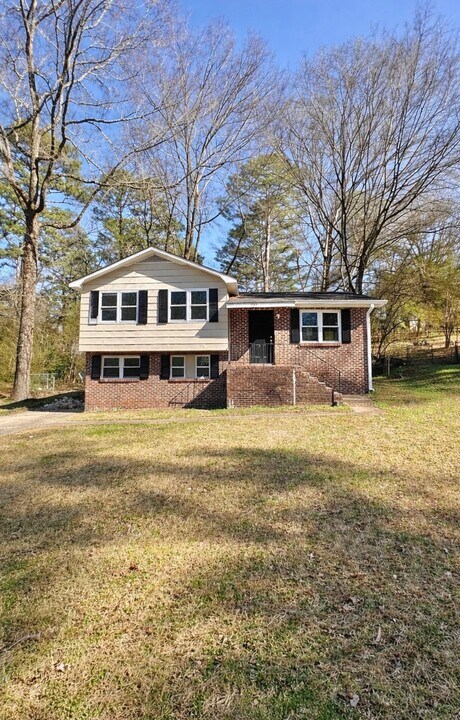 1736 6th St NW in Center Point, AL - Building Photo