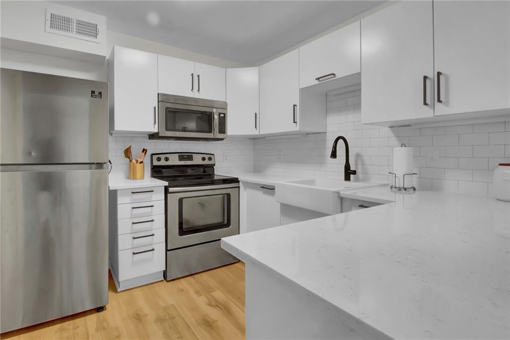 12 Vista Square NW in Atlanta, GA - Building Photo