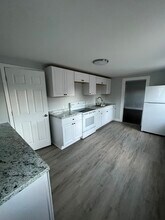 24 Church St in Enfield, CT - Building Photo - Building Photo