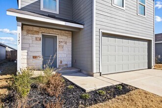 1347 Neria Lp in San Antonio, TX - Building Photo - Building Photo