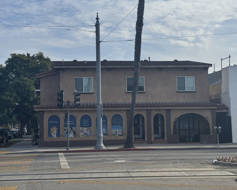 302 E 8th St, Unit 302 in Long Beach, CA - Building Photo