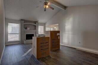 213 Pecan St in Azle, TX - Building Photo - Building Photo