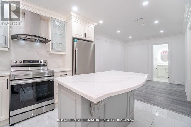 36 Dudley Ave in Toronto, ON - Building Photo - Building Photo