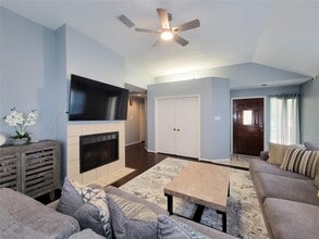 7122 River Garden Dr in Houston, TX - Building Photo - Building Photo