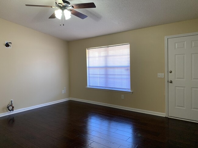 1430 Paul Caswell Blvd in Hinesville, GA - Building Photo - Building Photo