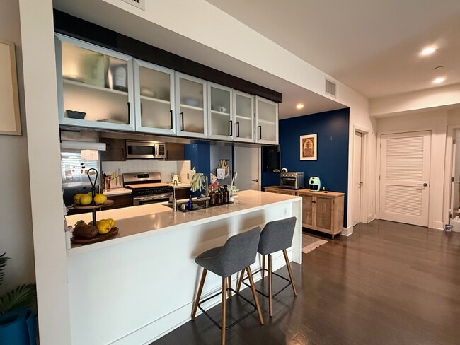 1700 Sawtelle Blvd, Unit 208 in Los Angeles, CA - Building Photo - Building Photo