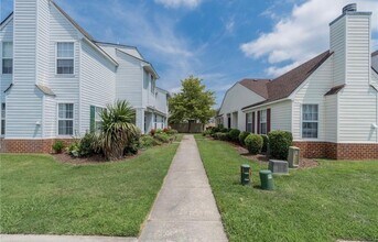 4602 Olde Stone Way in Chesapeake, VA - Building Photo - Building Photo
