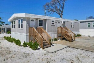 3280 Holly Ave in Grove City, FL - Building Photo