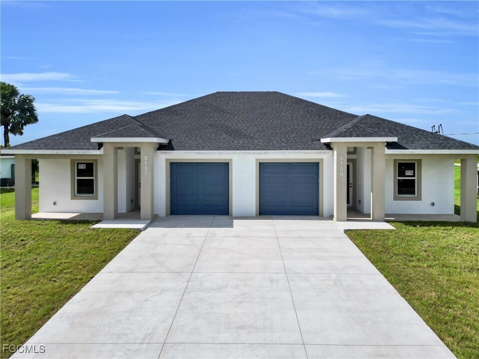 5139 Centennial Blvd in Lehigh Acres, FL - Building Photo