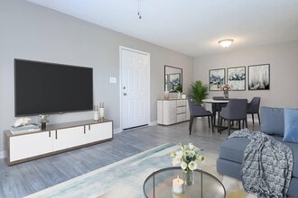 Hudson at 621 in Clarksville, TN - Building Photo - Building Photo