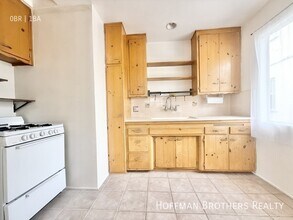 1350 Laurel Ave, Unit 18 in West Hollywood, CA - Foto de edificio - Building Photo