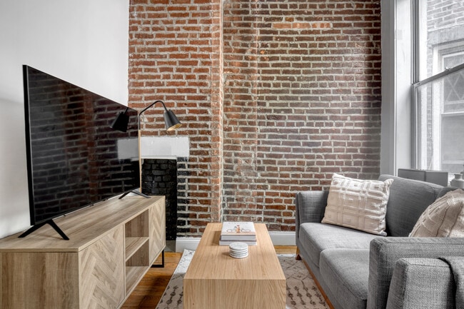 221 Mott St in New York, NY - Building Photo - Building Photo