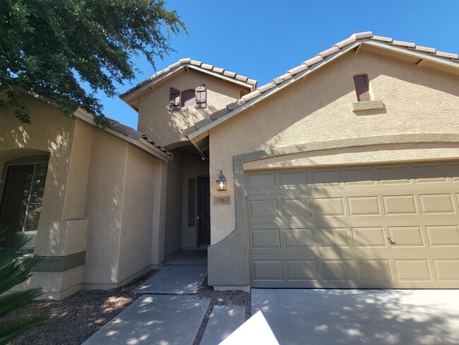 3562 E Meadowview Dr in Gilbert, AZ - Building Photo - Building Photo