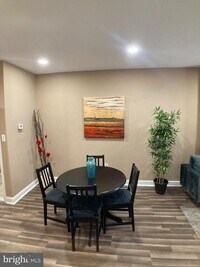 207 E Cambria St photo'