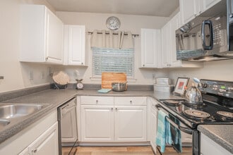 771 Lindbergh in Atlanta, GA - Foto de edificio - Interior Photo
