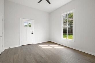 918 Dawson St in San Antonio, TX - Building Photo - Building Photo