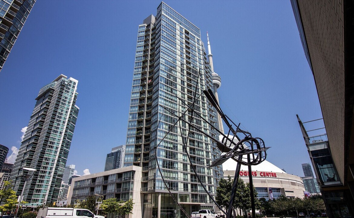 5-1805 Mariner Terrace in Toronto, ON - Building Photo