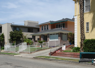 842 S Kingsley Dr in Los Angeles, CA - Foto de edificio - Building Photo