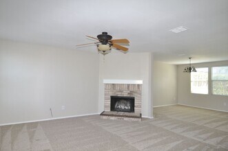 8420 River Bluffs Dr in Arlington, TX - Building Photo - Building Photo