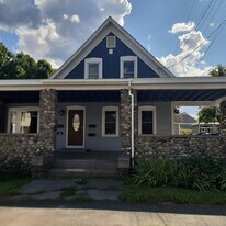 10 Parsons St in Colebrook, NH - Building Photo