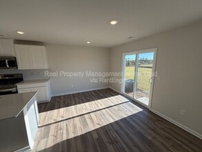 329 Kingscote Wy in King, NC - Building Photo - Building Photo