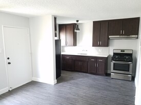 &quot;Glendale Terrace Apartments&quot;- A... in Glendale, CA - Building Photo - Interior Photo