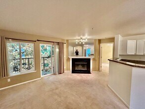 No Rent Until January 1, 2026!!! in Issaquah, WA - Building Photo - Building Photo