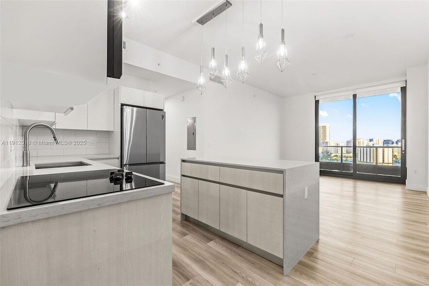 101 Diplomat Pkwy, Unit 1206 in Hallandale Beach, FL - Building Photo