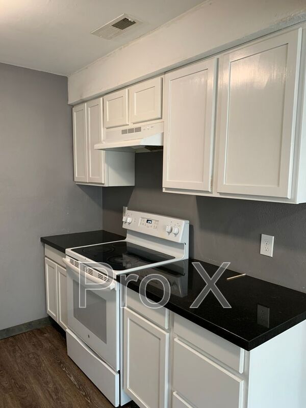 1015 S St Louis Ave in Joplin, MO - Building Photo - Building Photo