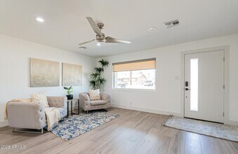 7031 E Belleview St in Scottsdale, AZ - Building Photo - Building Photo