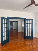 719 W French Plz, Unit 3 in San Antonio, TX - Foto de edificio - Building Photo